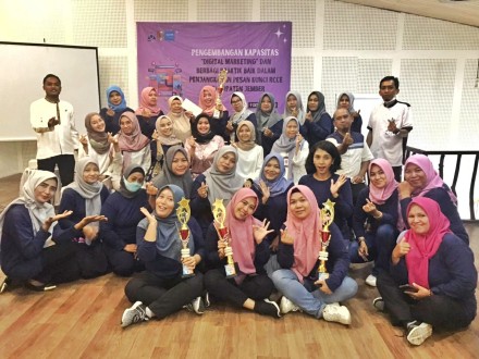 PENGEMBANGAN KAPASITAS DIGITAL MARKETING